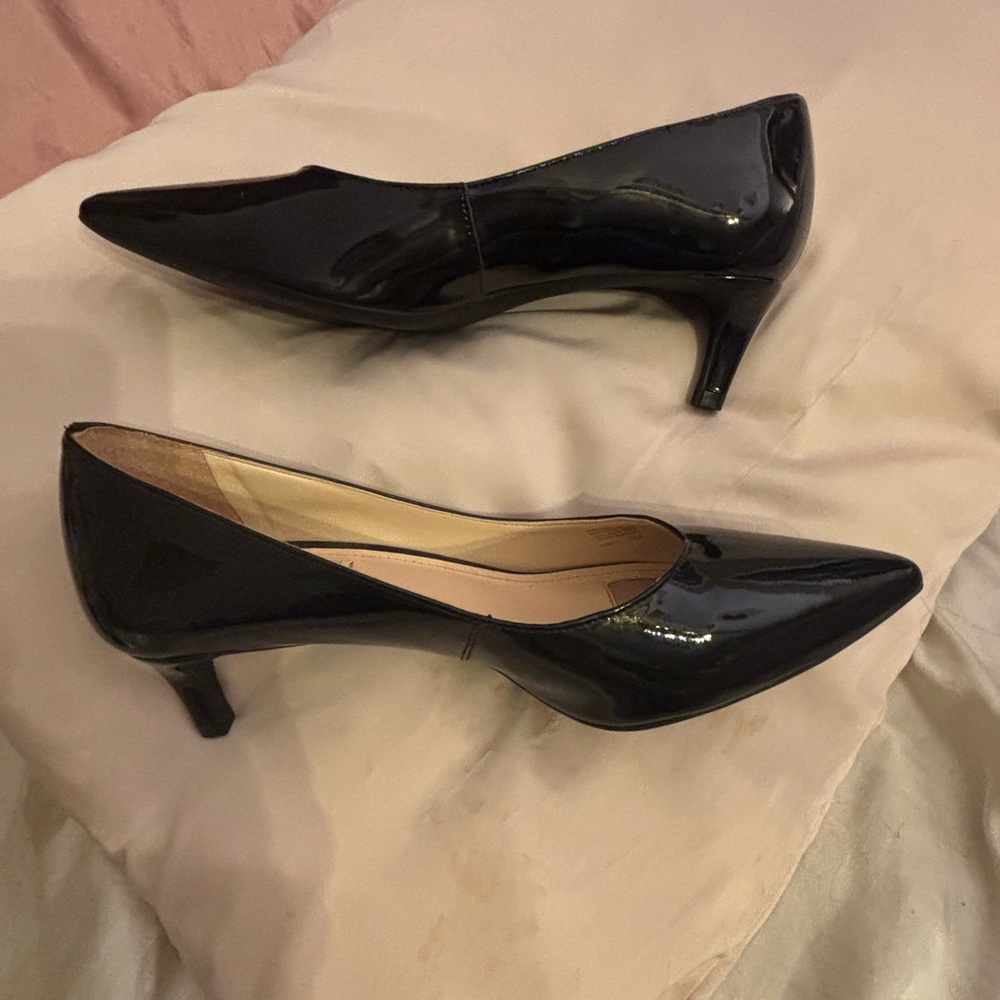 Alex Marie Black Patent • Man Made • kitten Heel Pumps • sleek • Dillards brand• - Picture 9 of 17